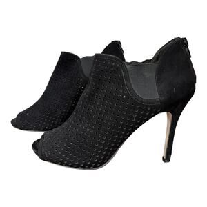 Madden Girl Ranked Black Perforated Booties Peep Toe Heel Back Zip Women's 8.5